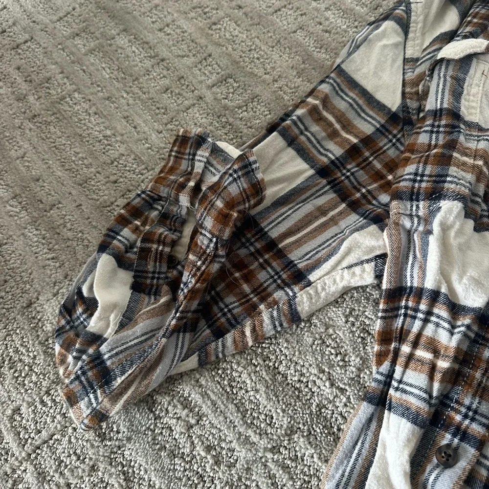 Flannel - Picture 2 of 3